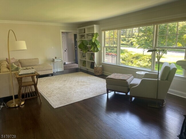 Foto del edificio - 241 Summit Ave