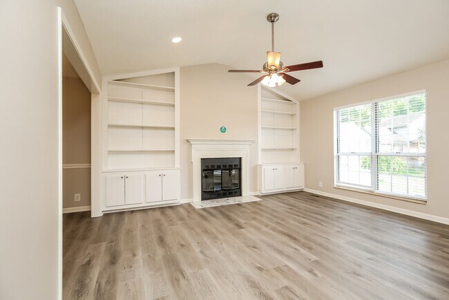 Building Photo - 903 Retriever Pl