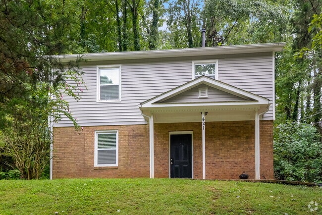 Building Photo - 421 Whispering Pines Dr