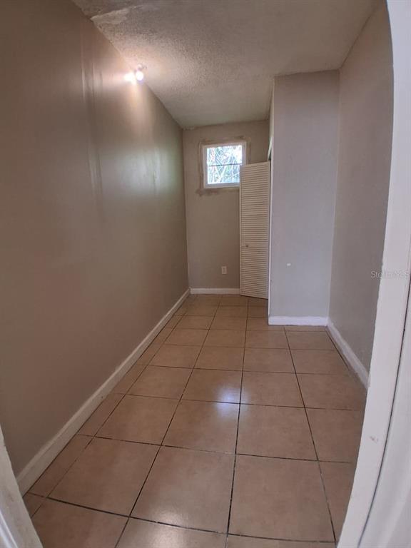 Foto del edificio - 1703 McCarthy Ave