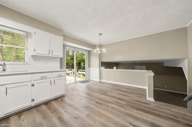 Building Photo - 4 br, 2.5 bath House - 673 Fairfield Dr