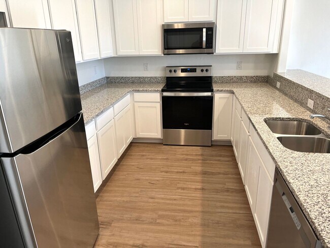 Foto del edificio - Newly Built Townhome