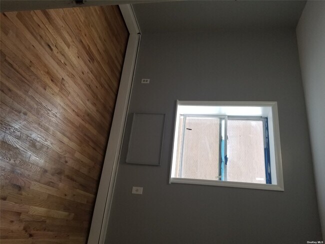 Foto del edificio - 168-70 93rd Ave