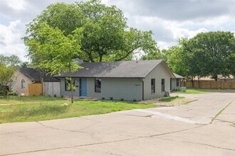 Building Photo - 10007 Quail Valley Blvd
