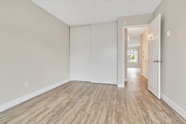 Interior Photo - Grossmont Bluffs