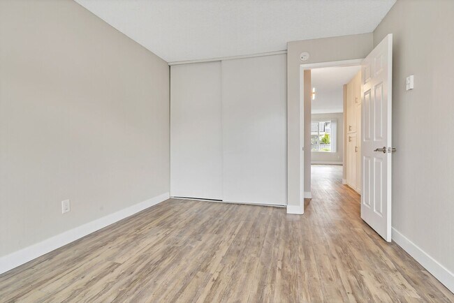 Interior Photo - Grossmont Bluffs