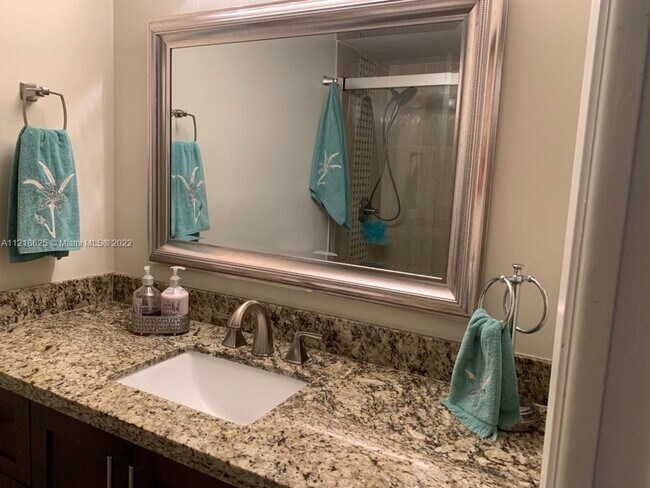 Building Photo - 3051 N Course Dr