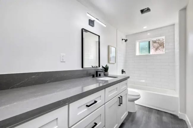 Building Photo - 1059 Emory St