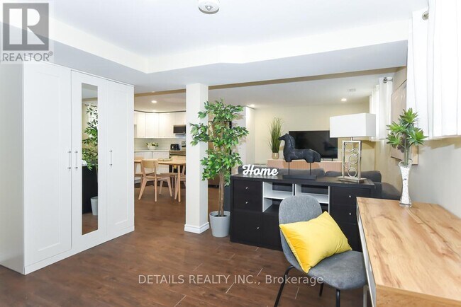 Photo du bâtiment - 2151 Lambeth Walk