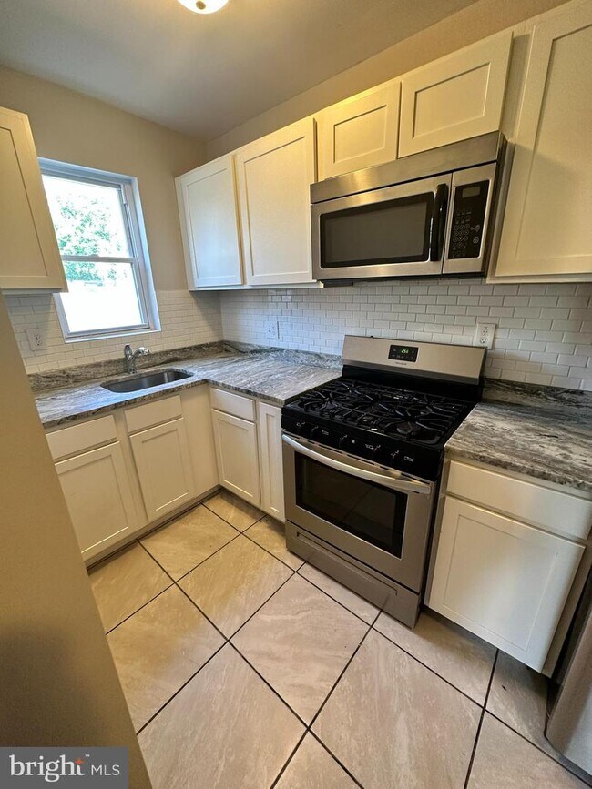 Foto del edificio - 3510 Milford Ave