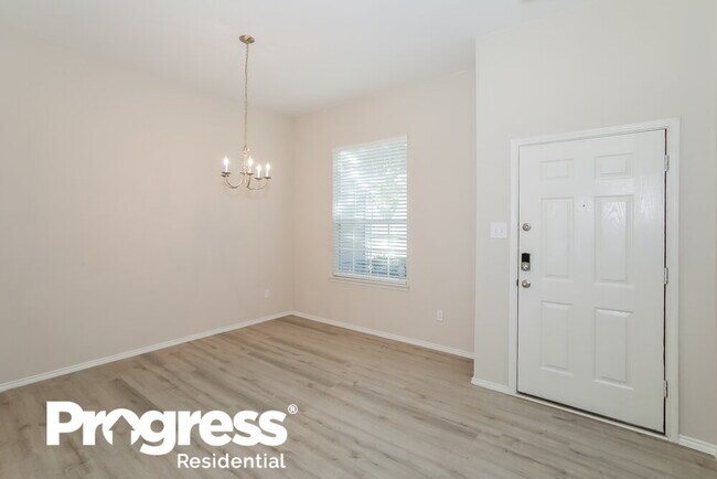 Building Photo - 240 Creekview Dr