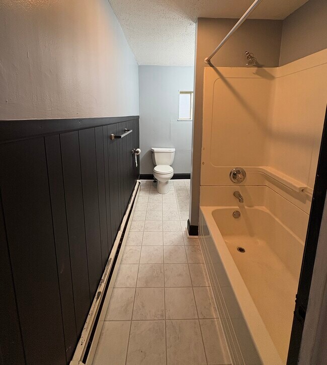 Foto del edificio - 403 Ormsby Ave