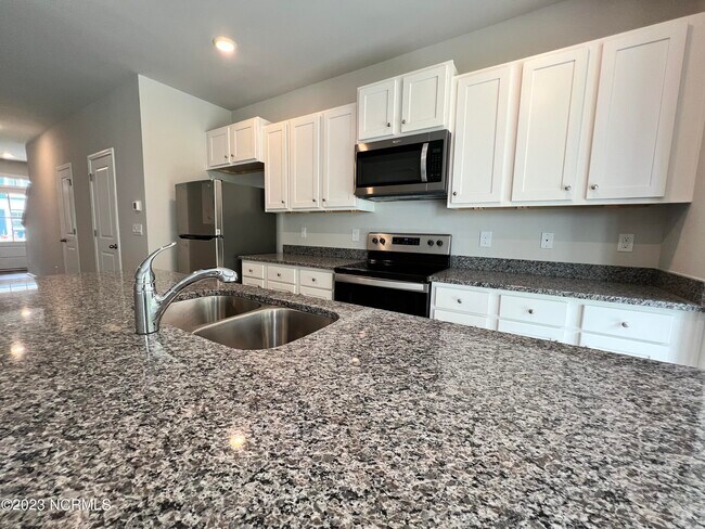 Foto del edificio - 3582 Roseblossom Dr