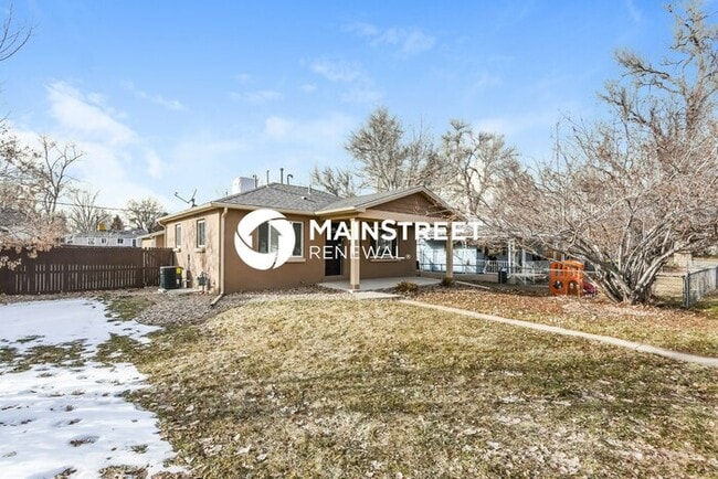 Building Photo - 3 Bedroom Pet-Friendly Home in Englewood, CO with Main Street Renewal