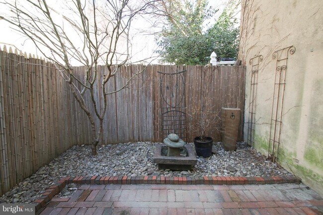 Building Photo - 1323 Rodman St