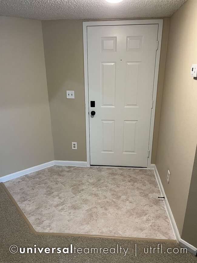 Building Photo - 13605 Eagle Ridge Dr