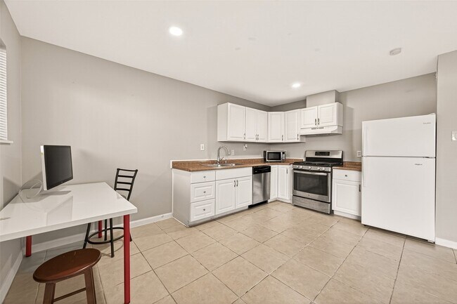 Foto del edificio - 1529 Wirt Rd