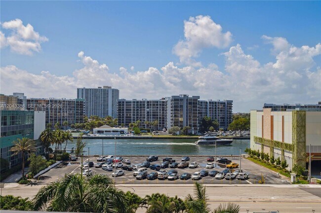 Foto del edificio - 3505 S Ocean Dr