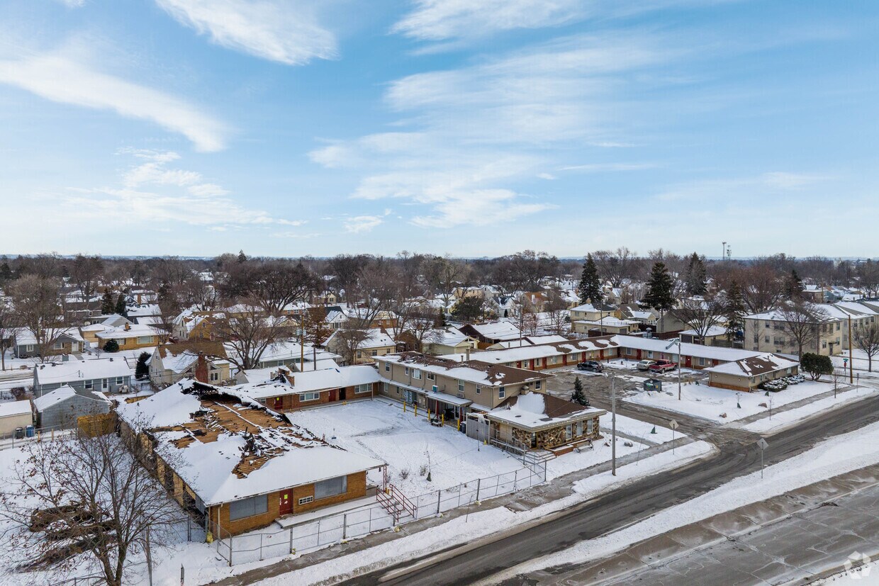 Primary Photo - 5637 Lyndale Ave S