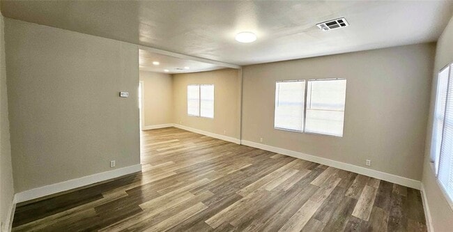 Foto del edificio - 1424 NE 10th St