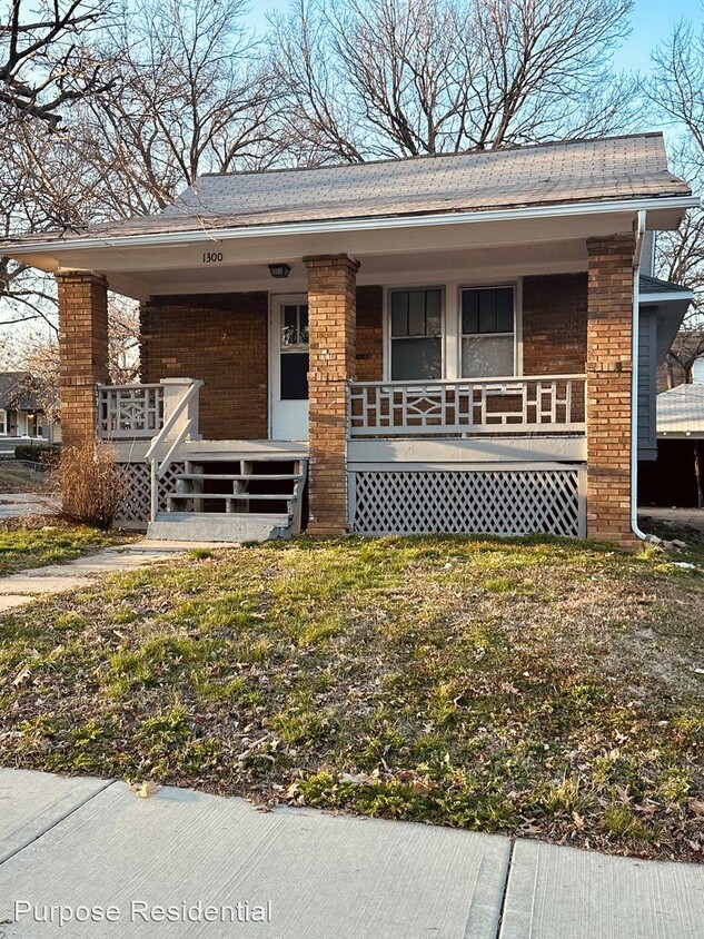 Primary Photo - 2 br, 1 bath House - 1300 E 62nd St