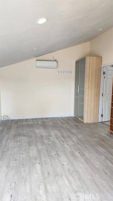 Building Photo - 1208 S Nantes Ave