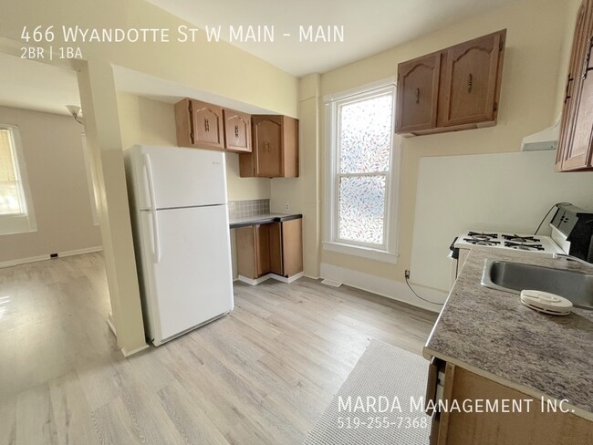 Photo du bâtiment - COZY 2 BEDROOM 1 BATH MAIN FLOOR UNIT+ 50%...