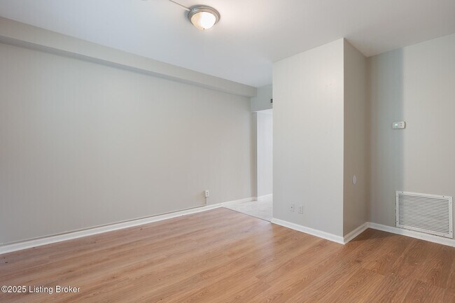 Foto del edificio - 1783 Algonquin Pkwy