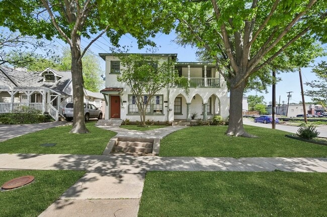 Building Photo - 6025 Lewis St