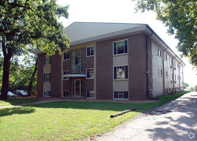 Building Photo - The Avenue Apartments