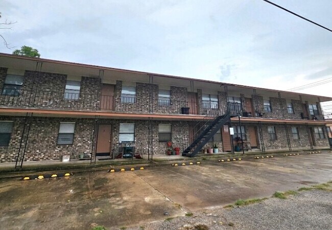 Foto del edificio - 102 E Avenue A
