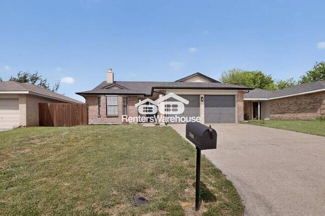 Foto del edificio - Completely Refreshed Home In Arlington