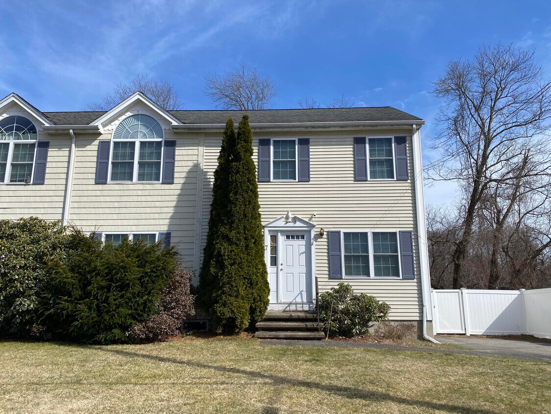 7 St, Bedford, MA 01730 Townhome Rentals in Bedford MA