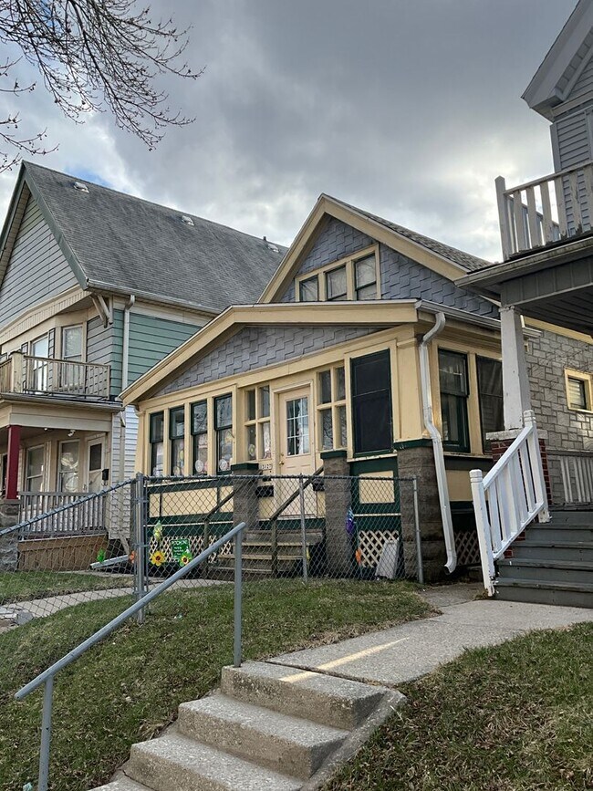 Foto del edificio - 3127 N 34th St