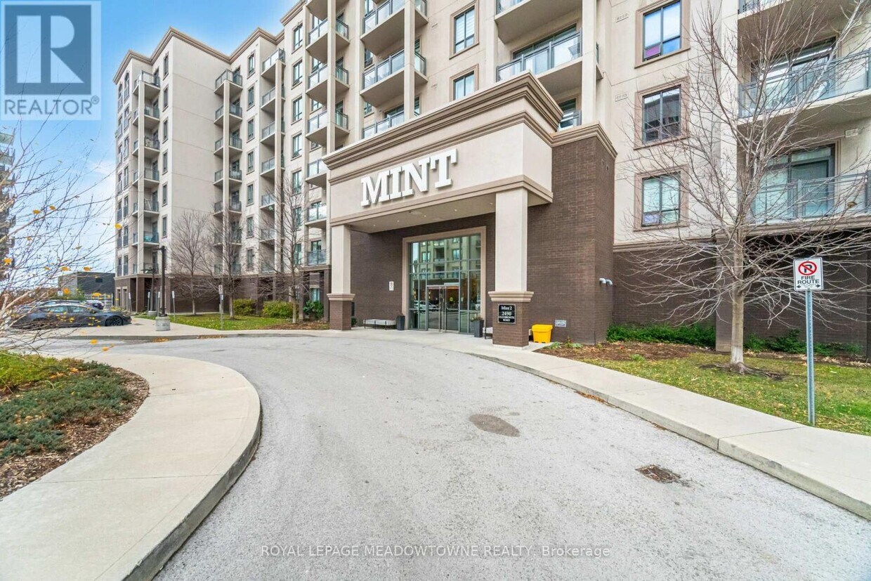 Photo principale - 406-2490 OLD BRONTE Rd