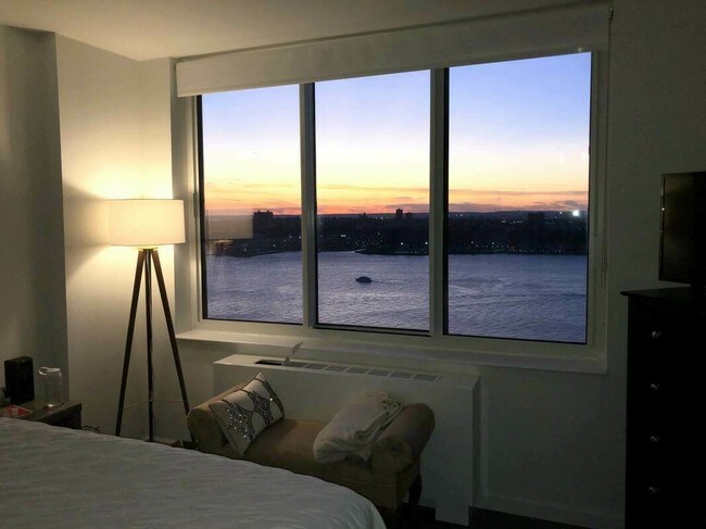 Foto del edificio - 1 River Pl