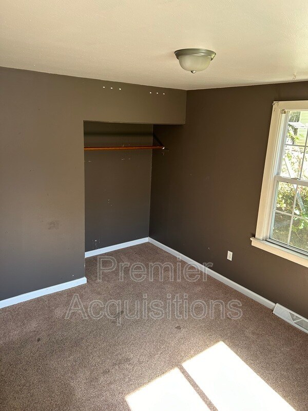 Building Photo - 3216 Franor St