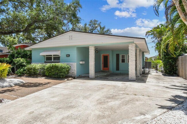 Building Photo - 610 Bosphorous Ave