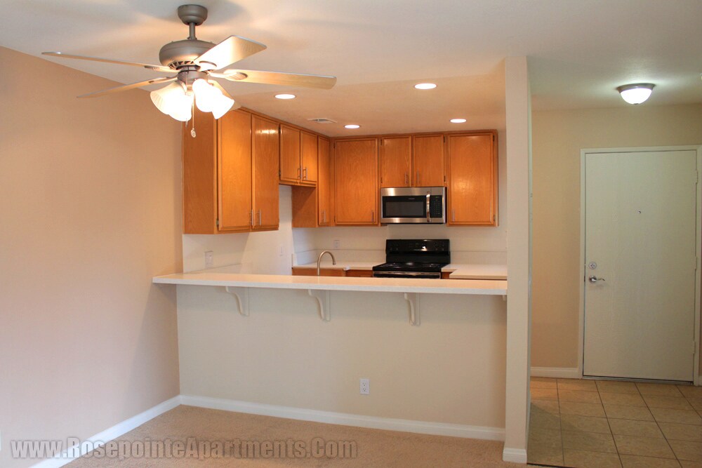 Foto principal - 1456 S Highland Ave