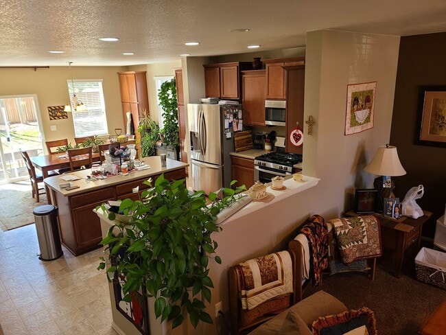 Building Photo - 5 bedroom single family home in Castle Rock.