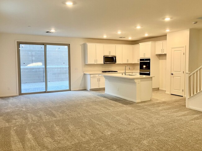 Foto del edificio - Brand new home in Summerlin's newest commu...