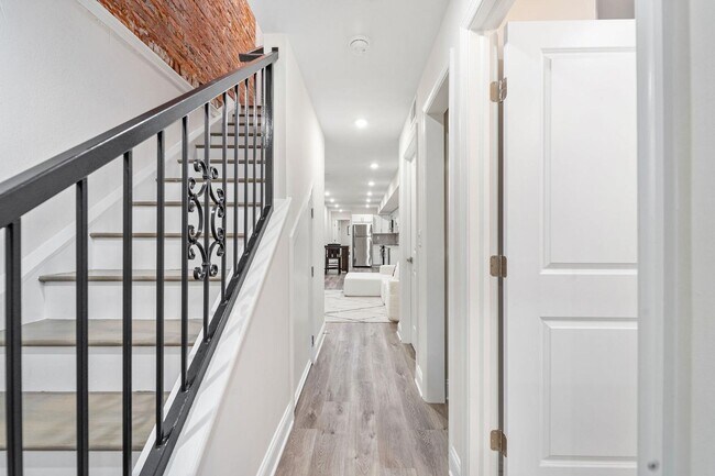 Foto del edificio - 2341 N College Ave