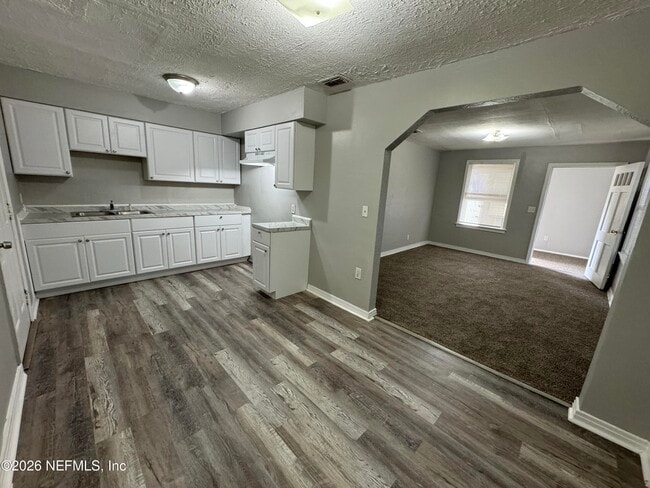 Building Photo - 5035 Campenella Dr