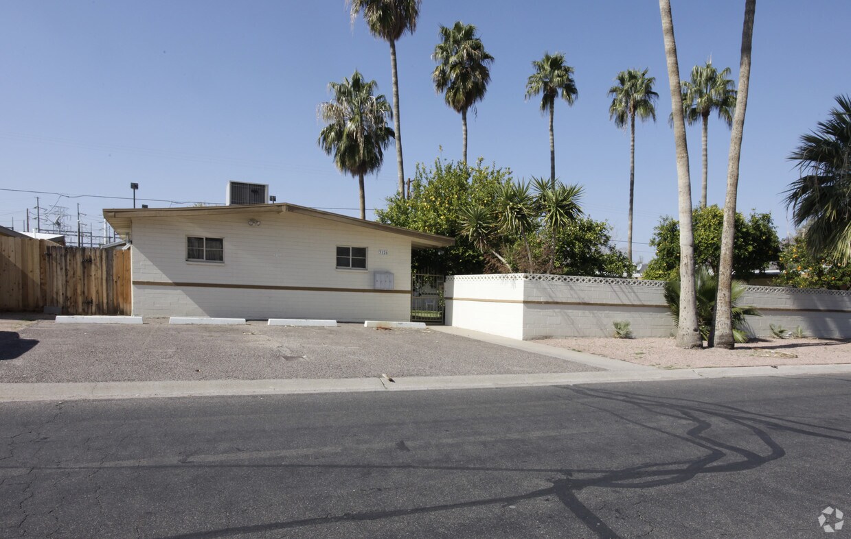 Primary Photo - Paradise Palms