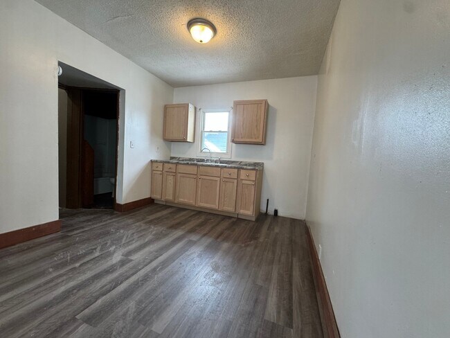 Foto del edificio - 1311 N Walnut Grove Ave