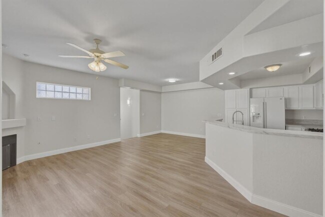 Foto del edificio - 6800 Dorita Ave