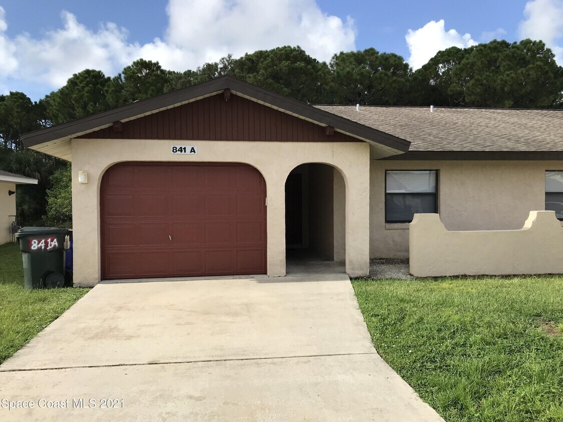 Primary Photo - 841 Faull Dr