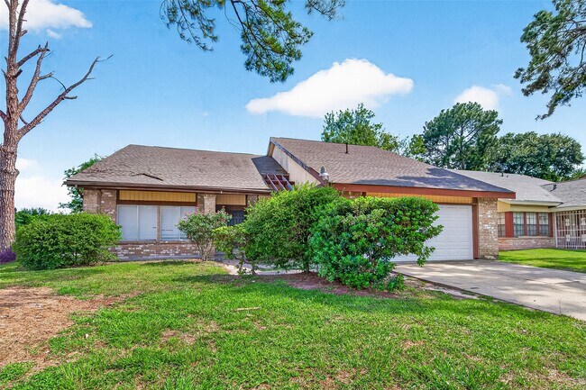 Building Photo - 6203 Downwood Forest Dr