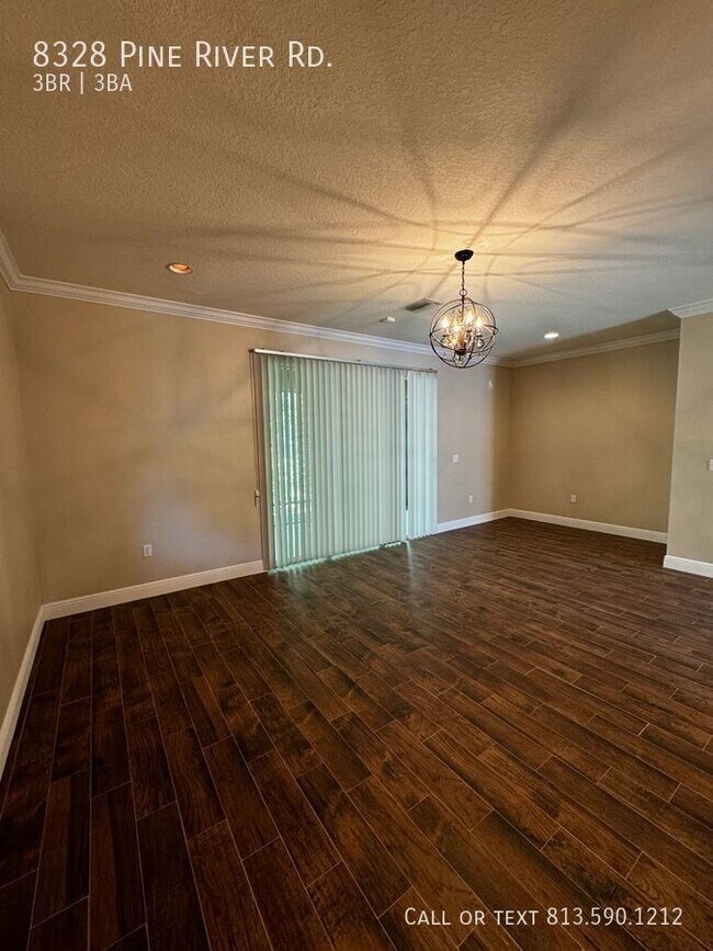 Building Photo - Beautiful and Private Town-home
