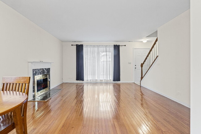 Foto del edificio - 1725 Pickwick Ln
